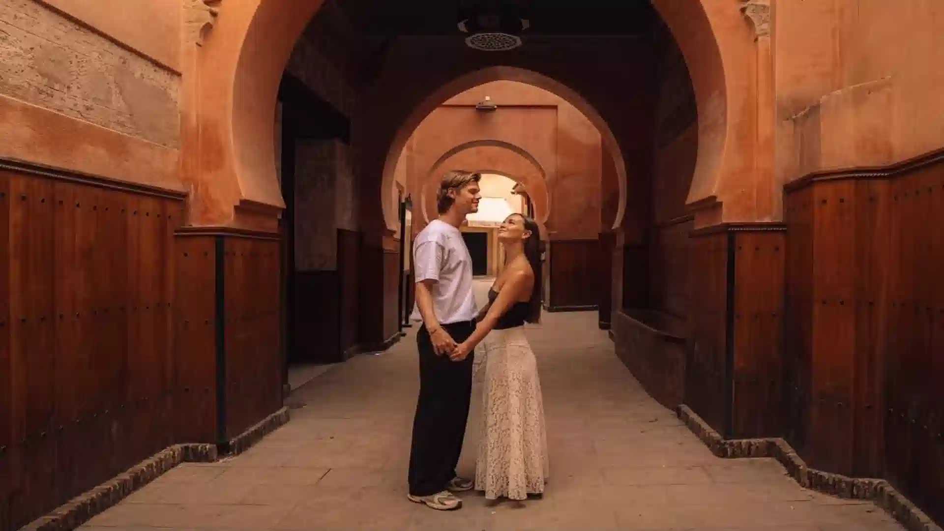 can I hold my girlfriend's hand in Morocco, PDA rules Morocco unmarried couples Morocco hotel is kissing illegal in Morocco Morocco dating etiquette tourists public displays of affection Morocco law